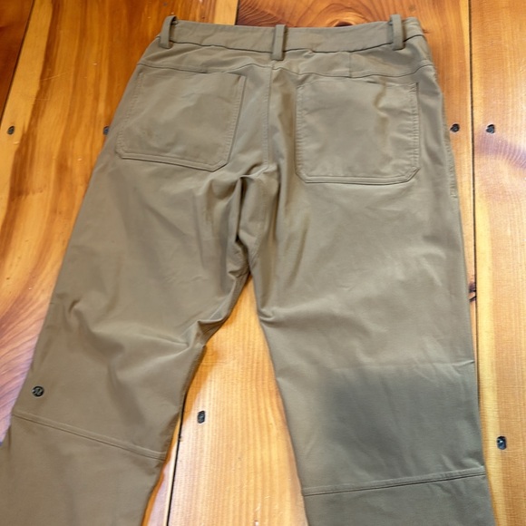 LULULEMON 32 x 33 Burnt Caramel (Gold) ABC Pant - Picture 4 of 13